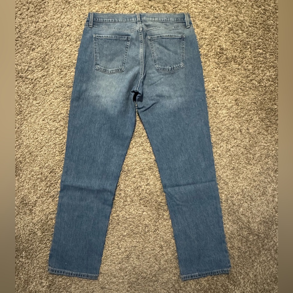 Old Navy Mid-Rise Wow Boyfriend Jeans, size 10 - Picture 2 of 4